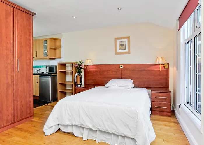 Baker Street Suite