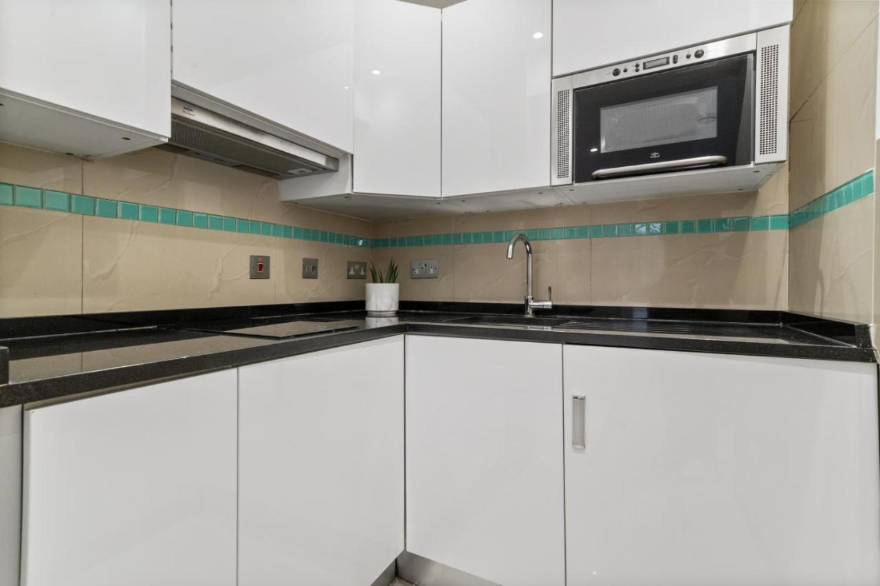 Baker Street Apartment