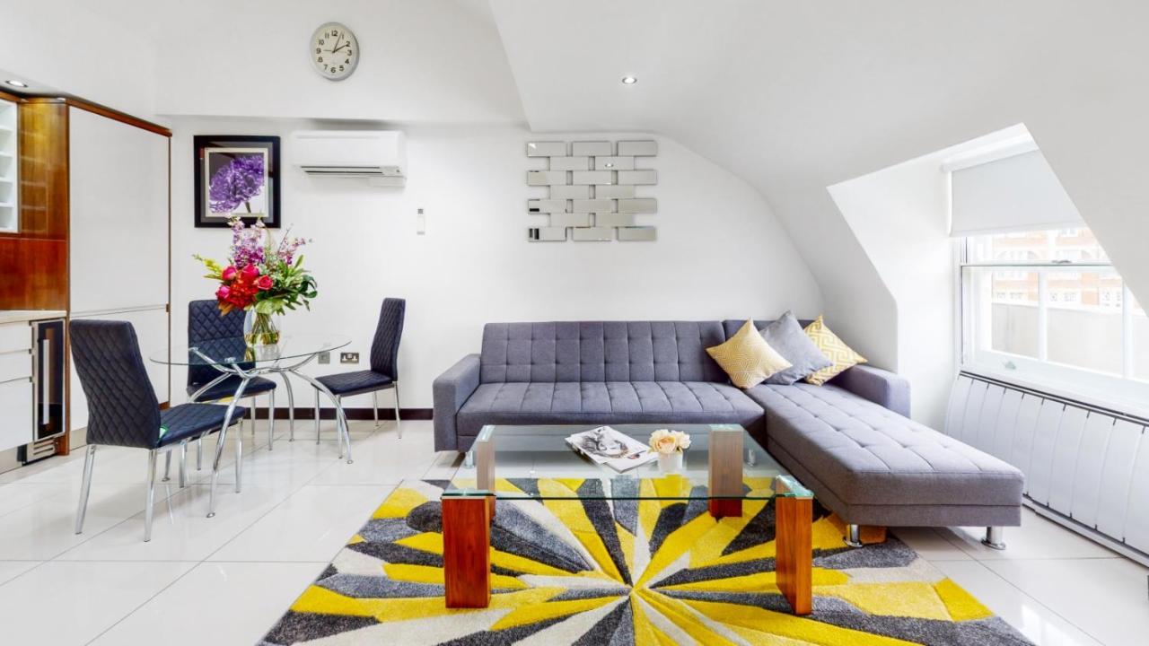 Baker Street Apartment *